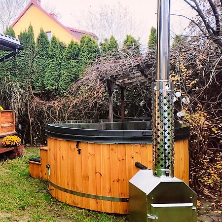 Dolistowka: Apartamenty z Jacuzzi, Ogrodem i Placem Zabaw Goniadz Exterior photo