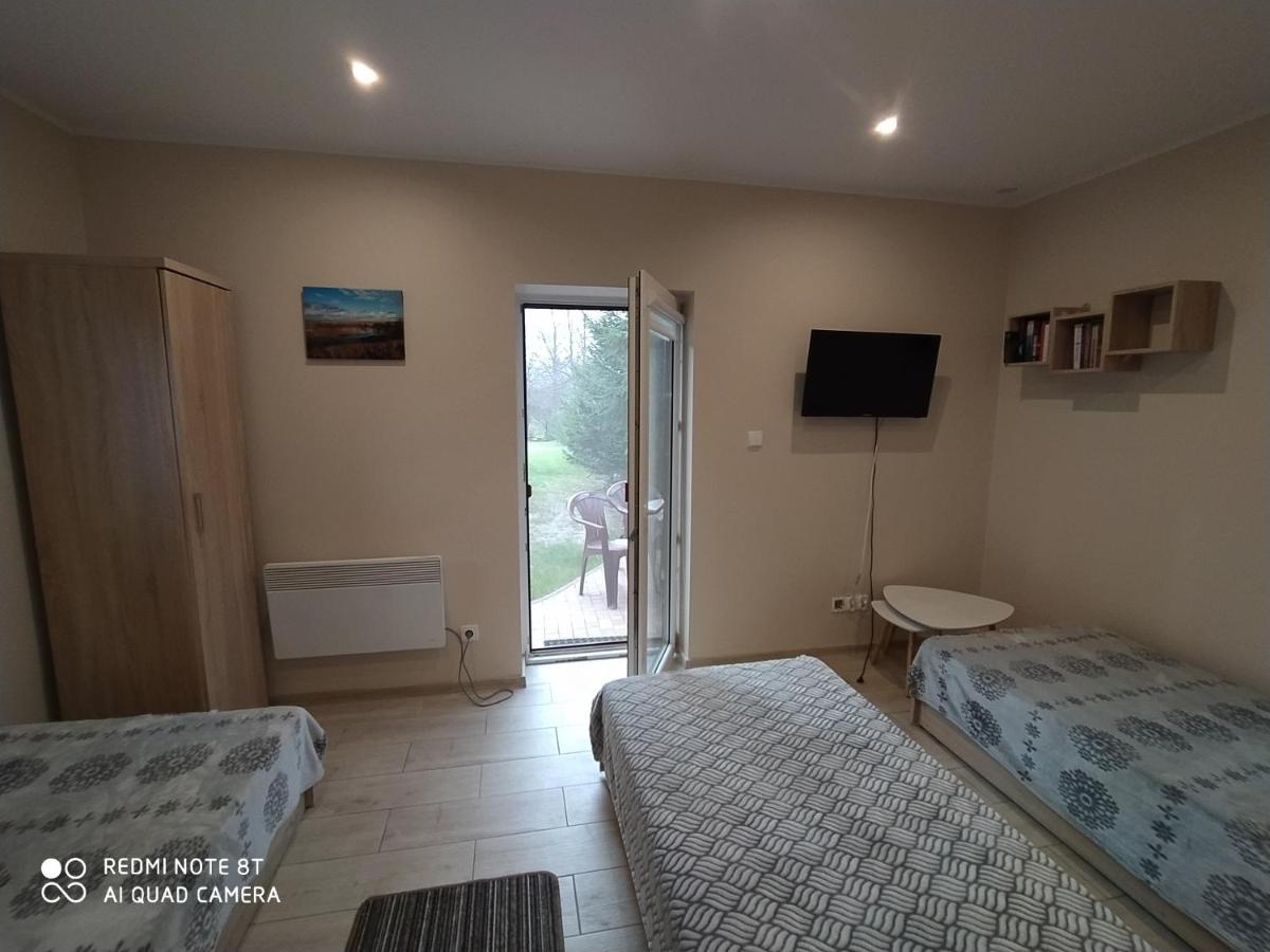 Dolistowka: Apartamenty z Jacuzzi, Ogrodem i Placem Zabaw Goniadz Exterior photo