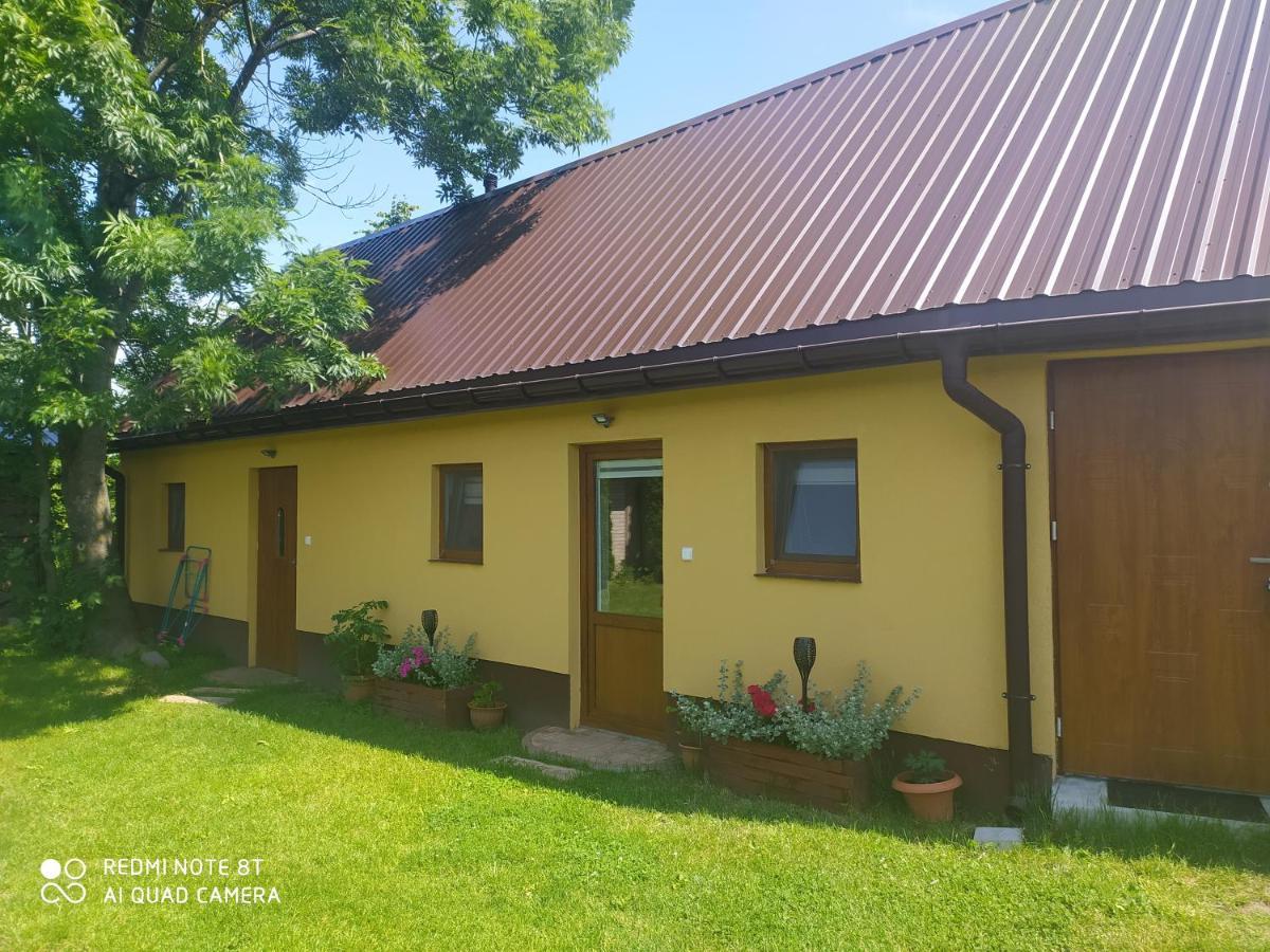 Dolistowka: Apartamenty z Jacuzzi, Ogrodem i Placem Zabaw Goniadz Exterior photo