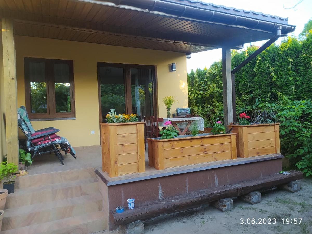 Dolistowka: Apartamenty z Jacuzzi, Ogrodem i Placem Zabaw Goniadz Exterior photo