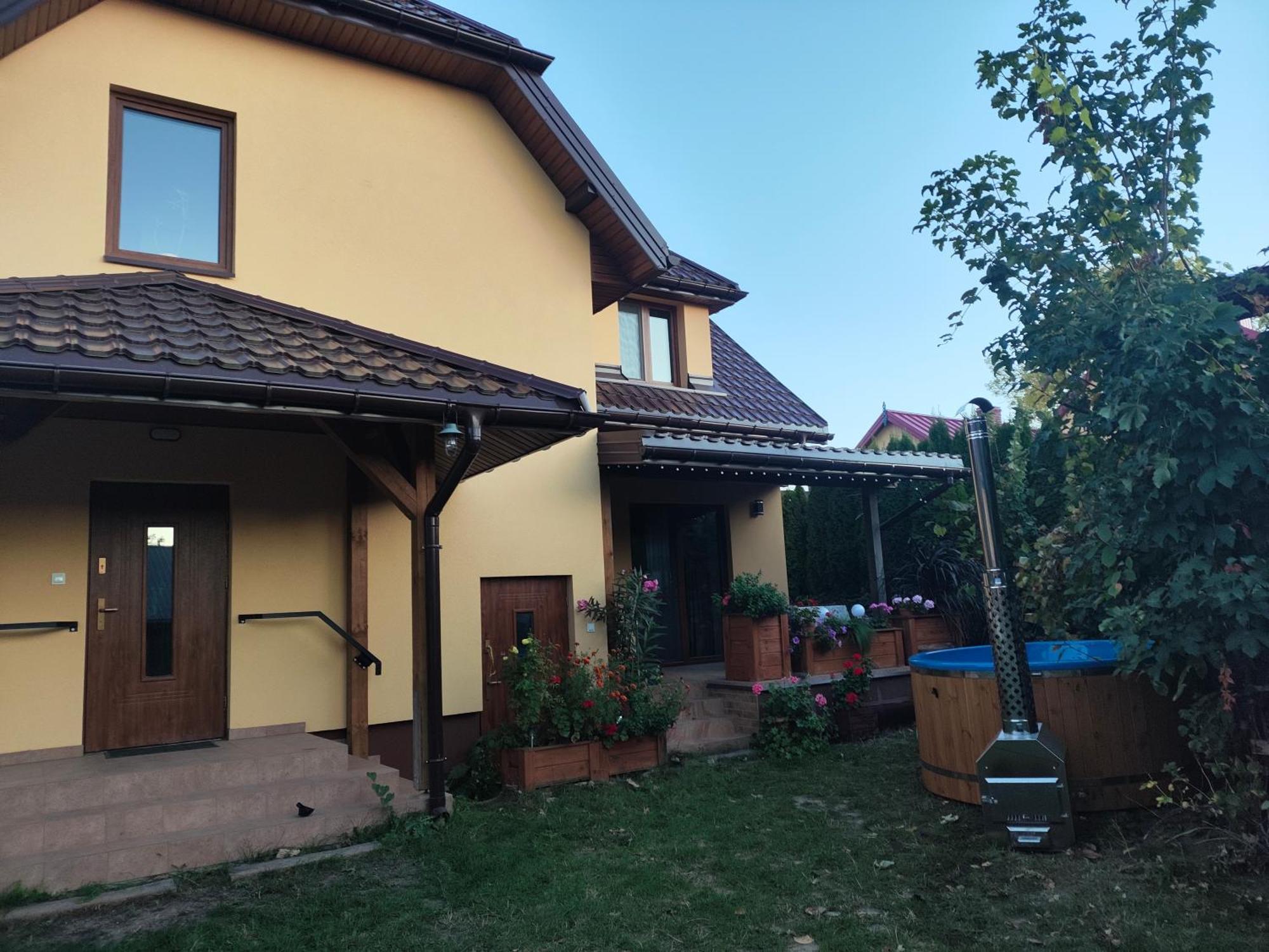 Dolistowka: Apartamenty z Jacuzzi, Ogrodem i Placem Zabaw Goniadz Exterior photo